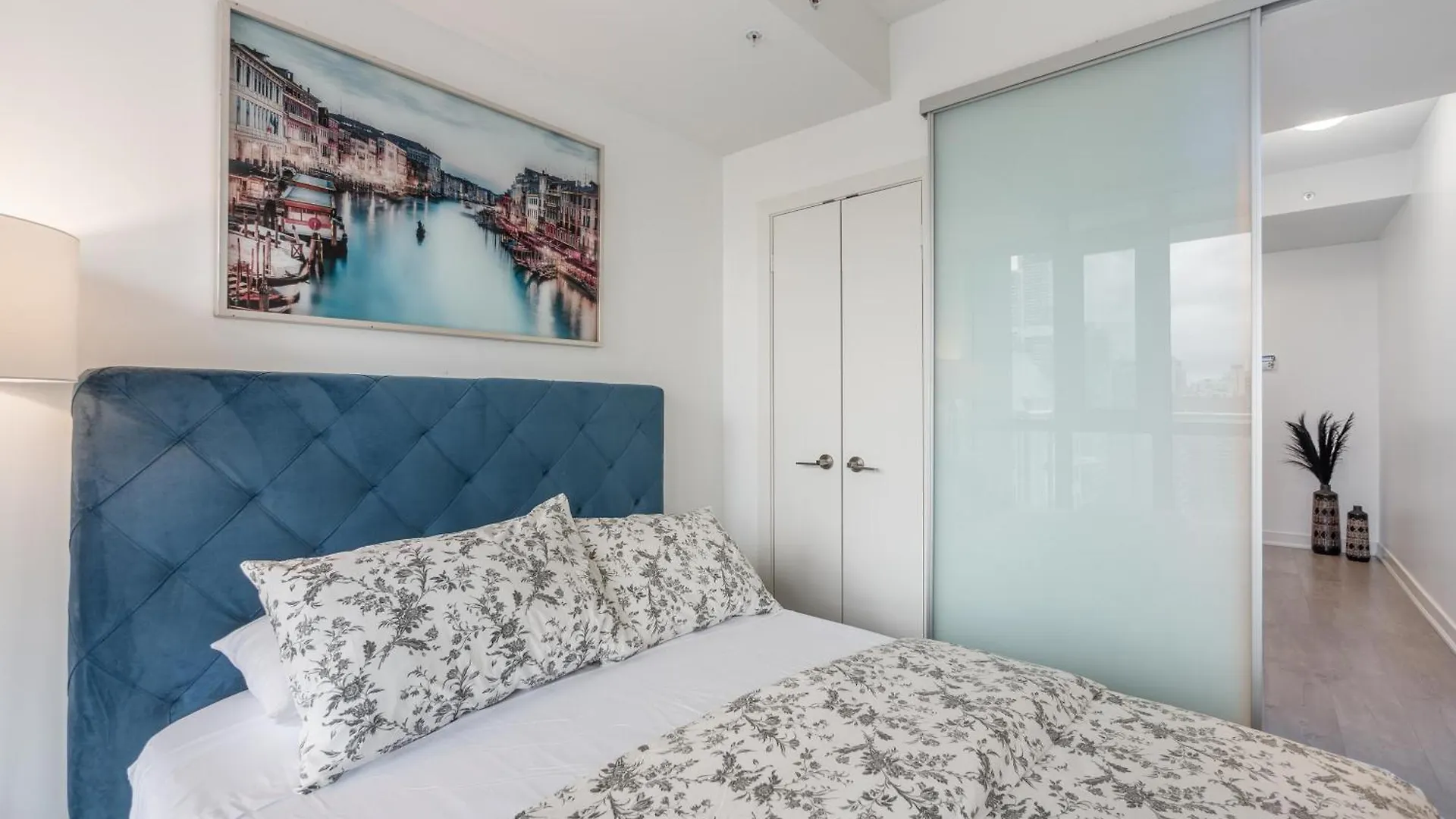 The Merrion Suites - Toronto'S Entertainment District アパート トロント